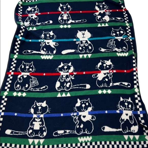 Crown Crafts Vuteks Bedding Crown Crafts Vuteks Cat Reversible Throw Blanket Acrylic 6 X 80